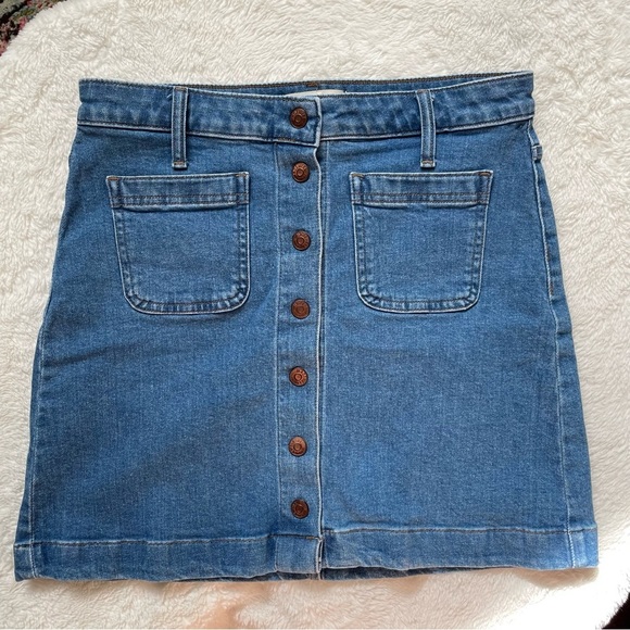 SOLD || Madewell Patch Pocket Denim Button Mini Skirt - Picture 3 of 7